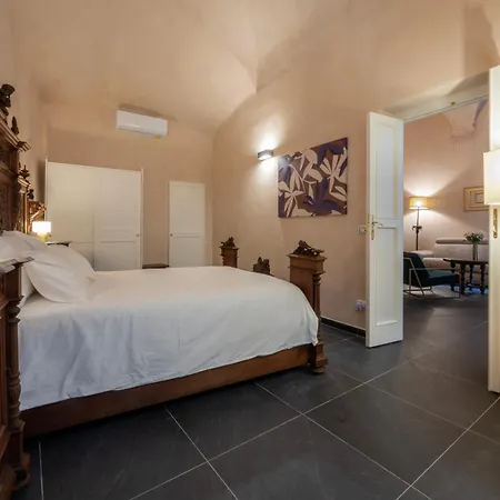 La Dimora Dei Rolli Apartment *